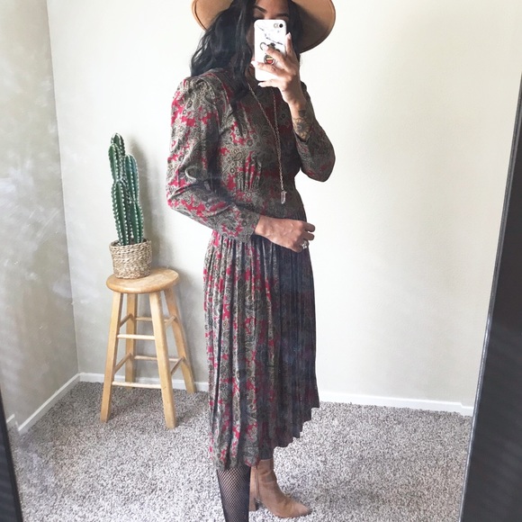 Vintage Dresses & Skirts - Vintage Paisley Dress